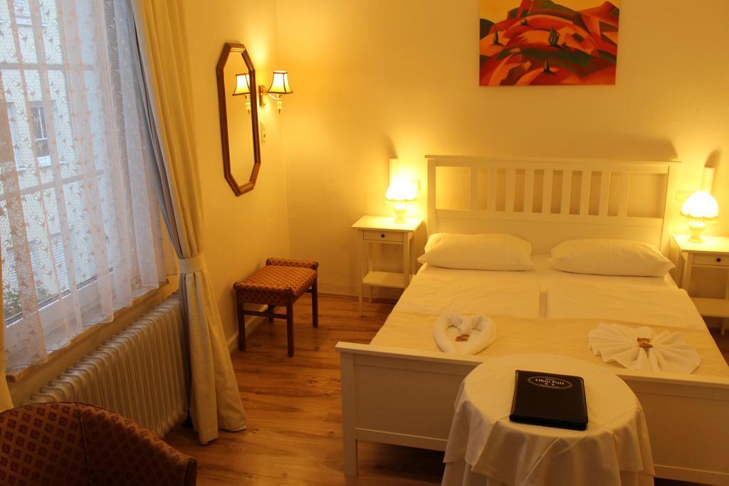Ohm Patt Hotel